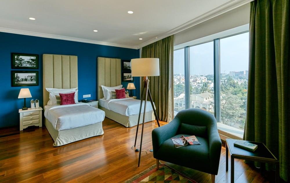 The Waverly Hotel & Residences Bangalore Exterior foto