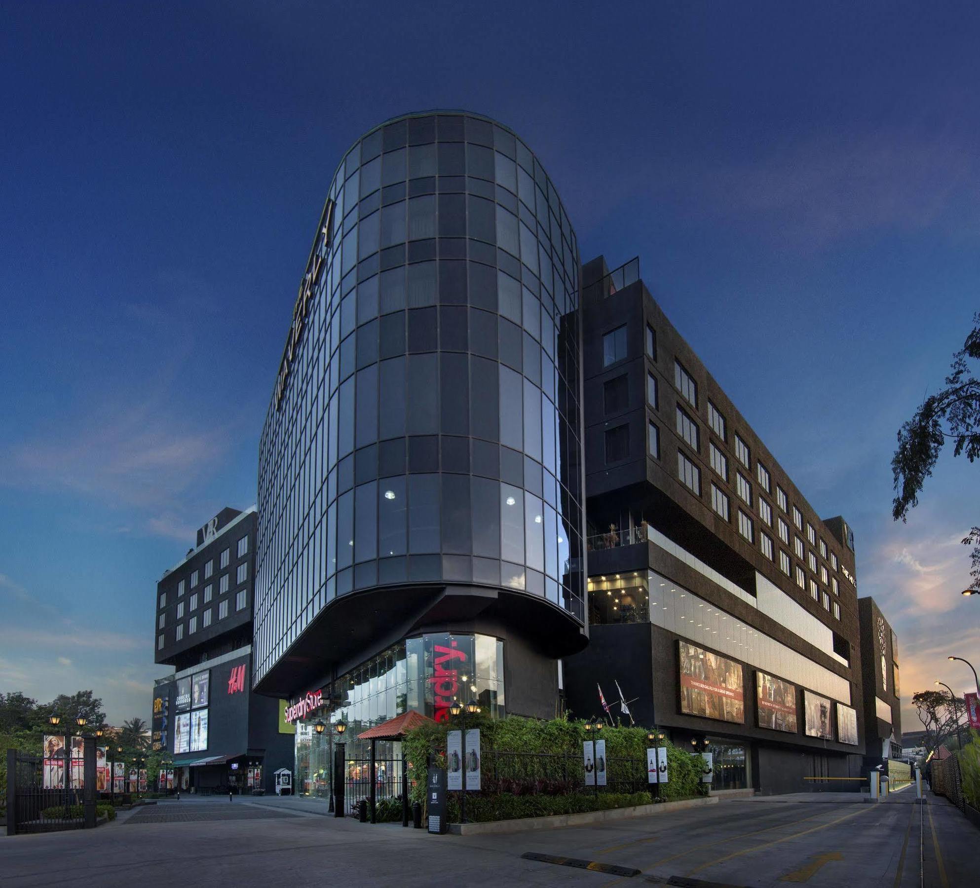 The Waverly Hotel & Residences Bangalore Exterior foto